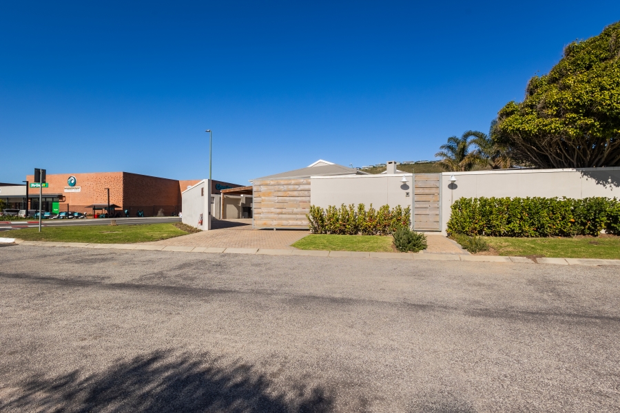 4 Bedroom Property for Sale in Whale Rock Western Cape